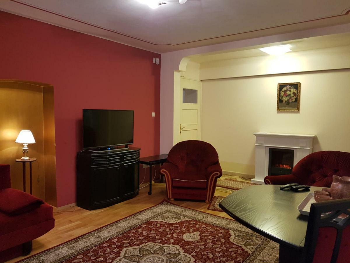 Palma Villa In City Park Budapest - Semi Suteren 외부 사진