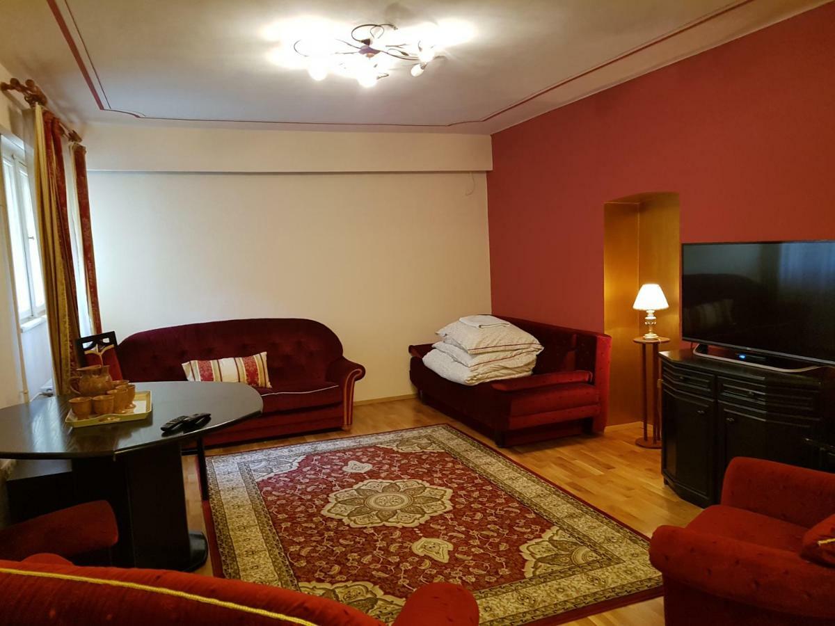 Palma Villa In City Park Budapest - Semi Suteren 외부 사진